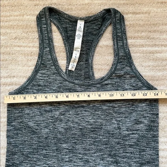 Like New Lululemon Run: Swiftly Tech Racerback Space Dye Heathered Green Size 6 - Picture 13 of 14